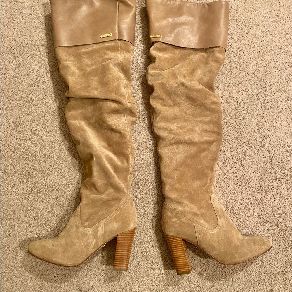 Great condition, worn only once.